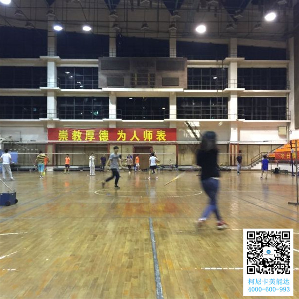 師傅跑起來接球了 師傅跑起來接球了