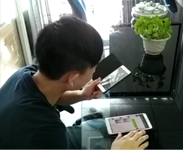 科頤辦公工程師在用視頻教客戶處理問(wèn)題,客戶在師傅的指導(dǎo)下自己動(dòng)手查檢配件 科頤辦公工程師在用視頻教客戶處理問(wèn)題,客戶在師傅的指導(dǎo)下自己動(dòng)手查檢配件