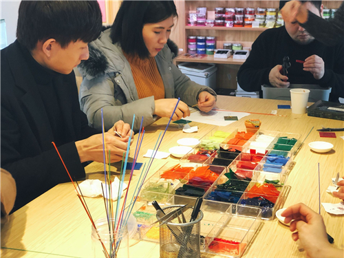 科頤2017年年會(huì)之手工DIY正在制作中...