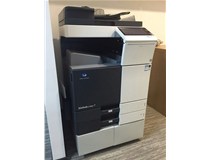 慶?？祁U給某一建材公司成功安裝柯尼卡美能達C308彩色復印機